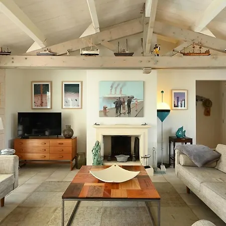 888 La Digue Heated Pool 別荘 *