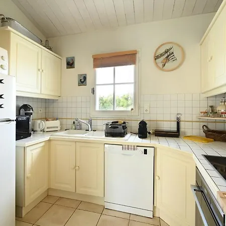 888 La Digue Heated Pool 別荘