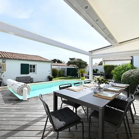 888 La Digue Heated Pool Holiday home