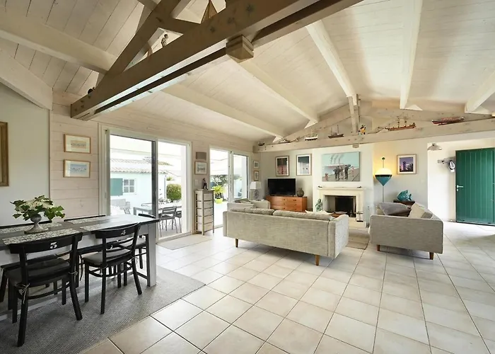 888 La Digue Heated Pool Saint-Clement-des-Baleines