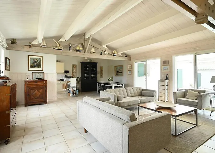 Holiday home 888 La Digue Heated Pool Saint-Clement-des-Baleines