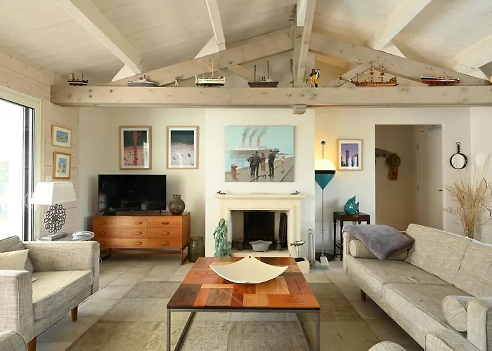 888 La Digue Heated Pool Holiday home *