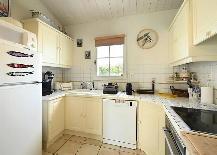 888 La Digue Heated Pool Holiday home