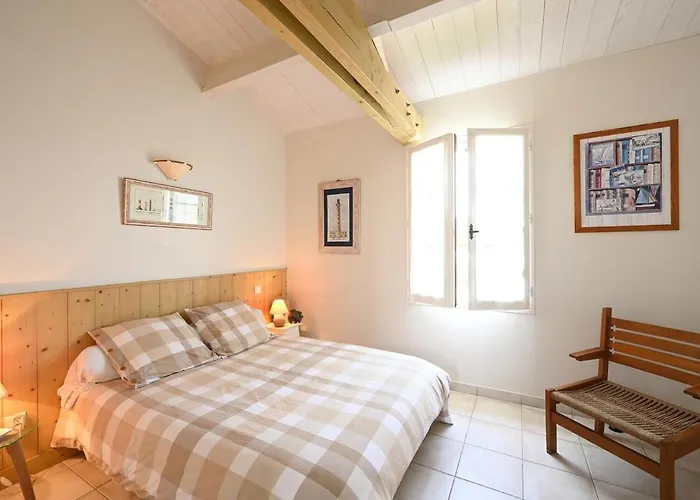 888 La Digue Heated Pool Holiday home